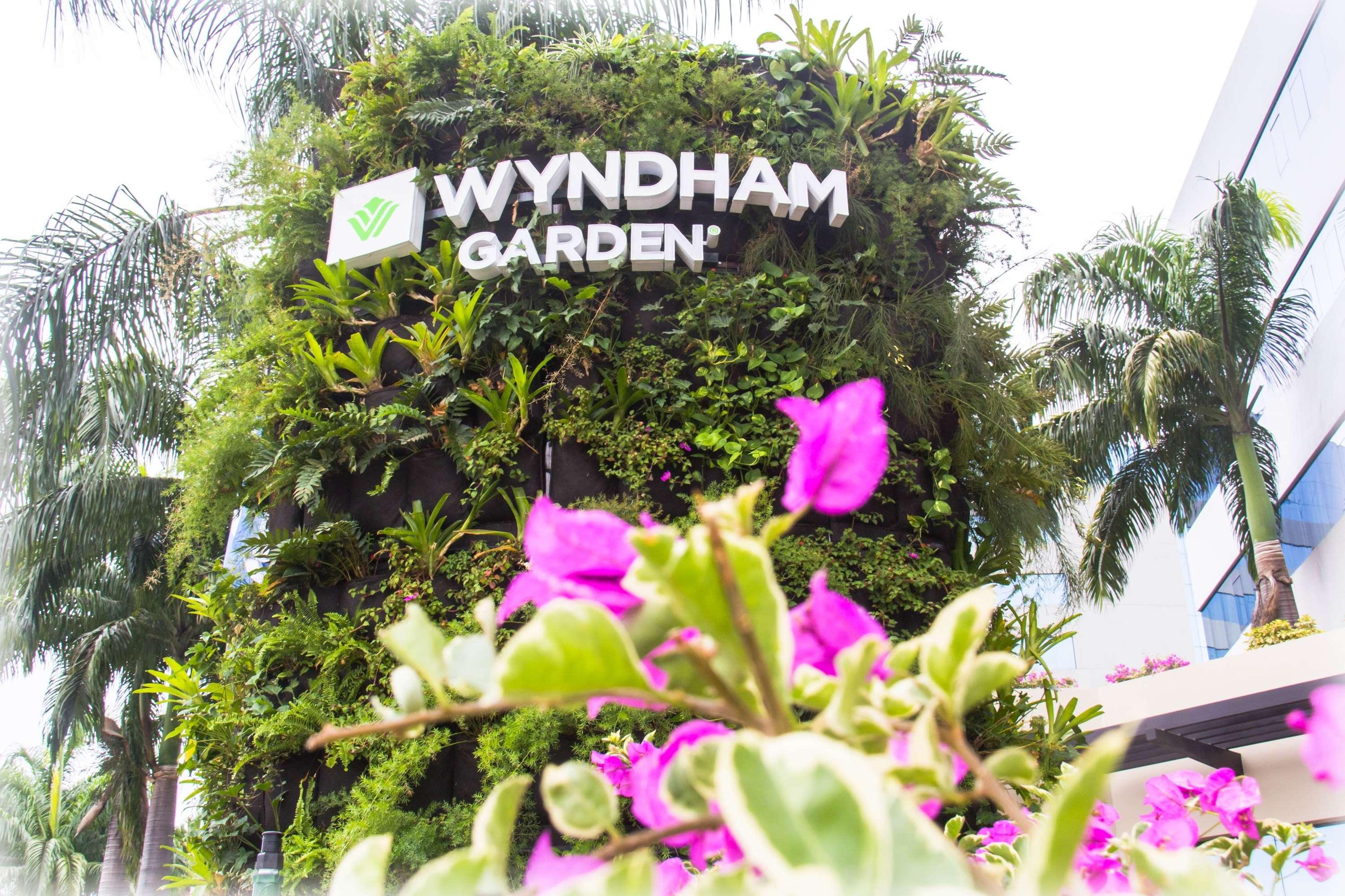 Wyndham Garden Guayaquil Hotel Exterior photo